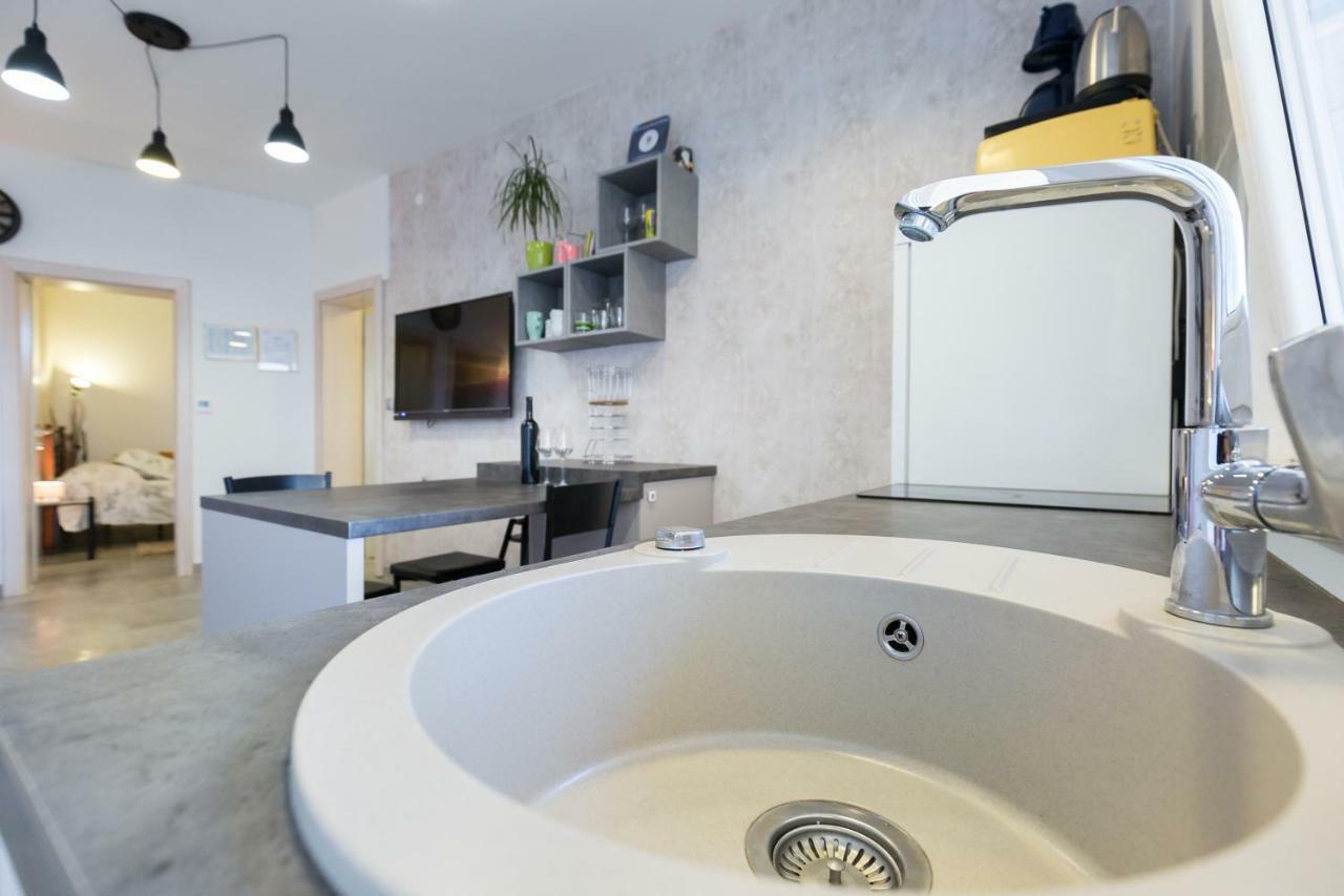 Apartments Karla & Marija ペトルチャネ エクステリア 写真